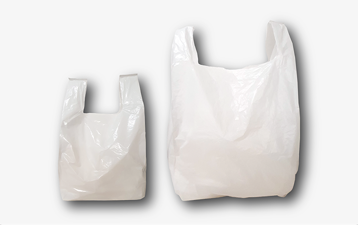 Sacs shoppers en plastique blanc